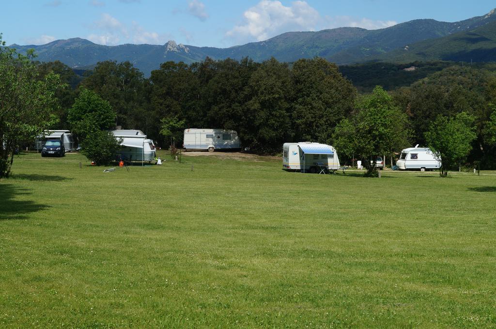 Camping Maçanet de Cabrenys Exteriér fotografie